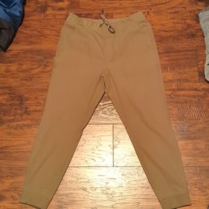 VRST Men's Limitless Athletic Fit Jogger Desert Brown in size medium